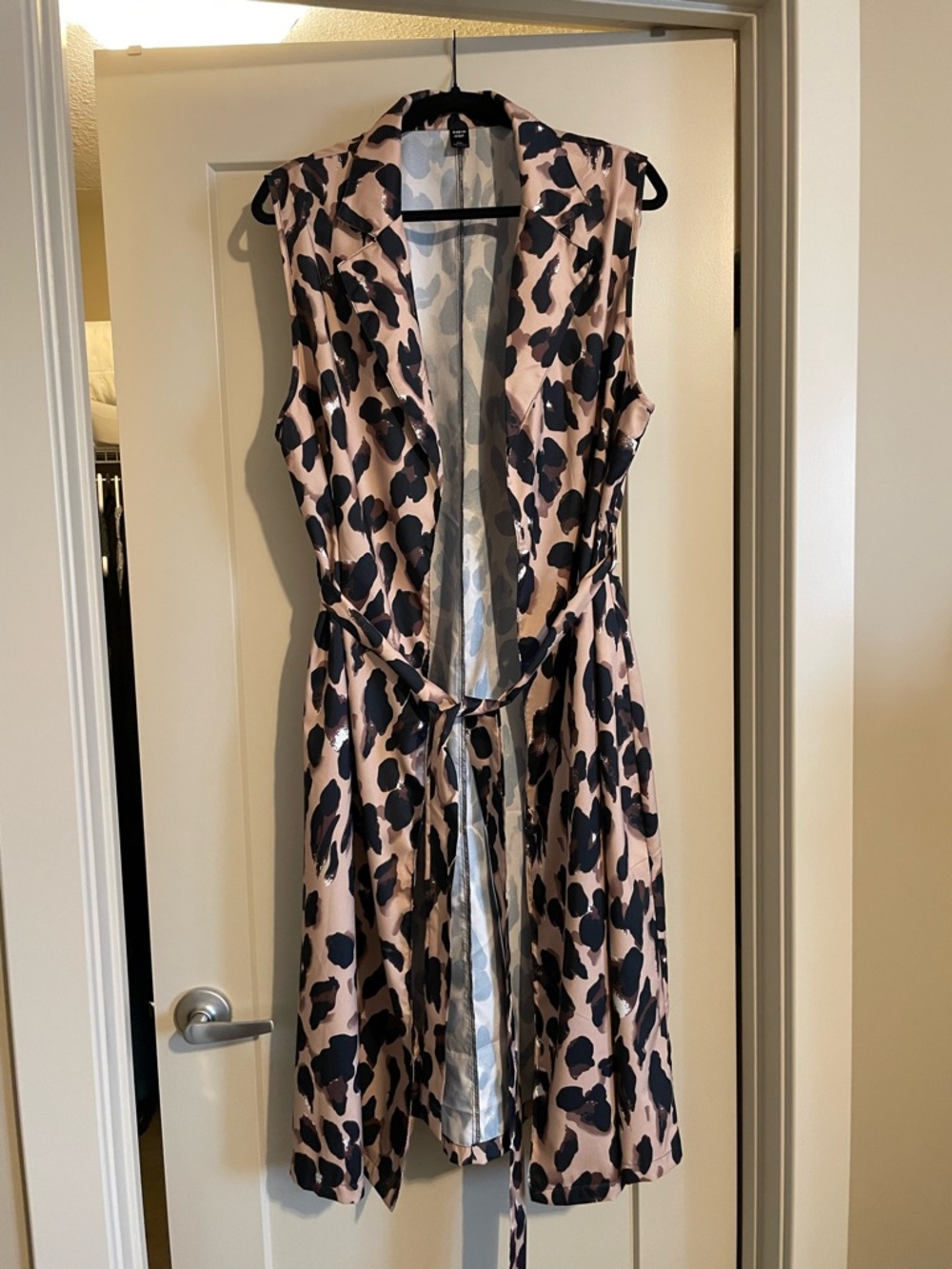 SHEIN Curve Blush and Black Leopard Print Duster Vest